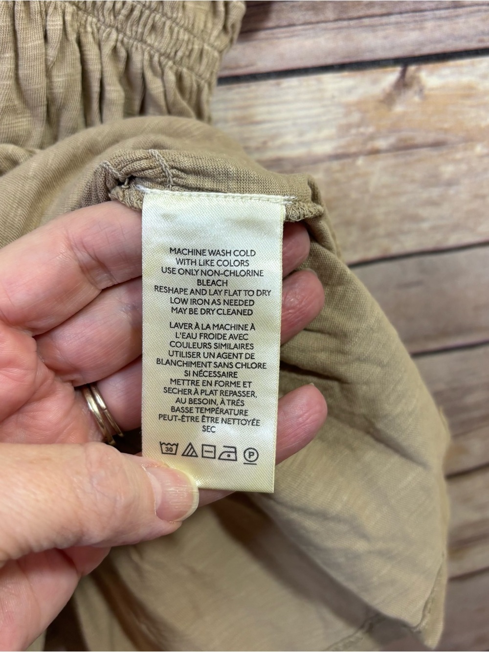 The Tabby Ruched Cap-Sleeve Tee by Pilcro Tan Size Medium - Picture 5 of 7